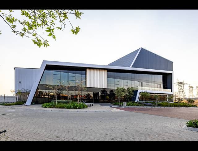 11,147M² WAREHOUSE TO LET IN SAMRAND BUSINESS PARK
